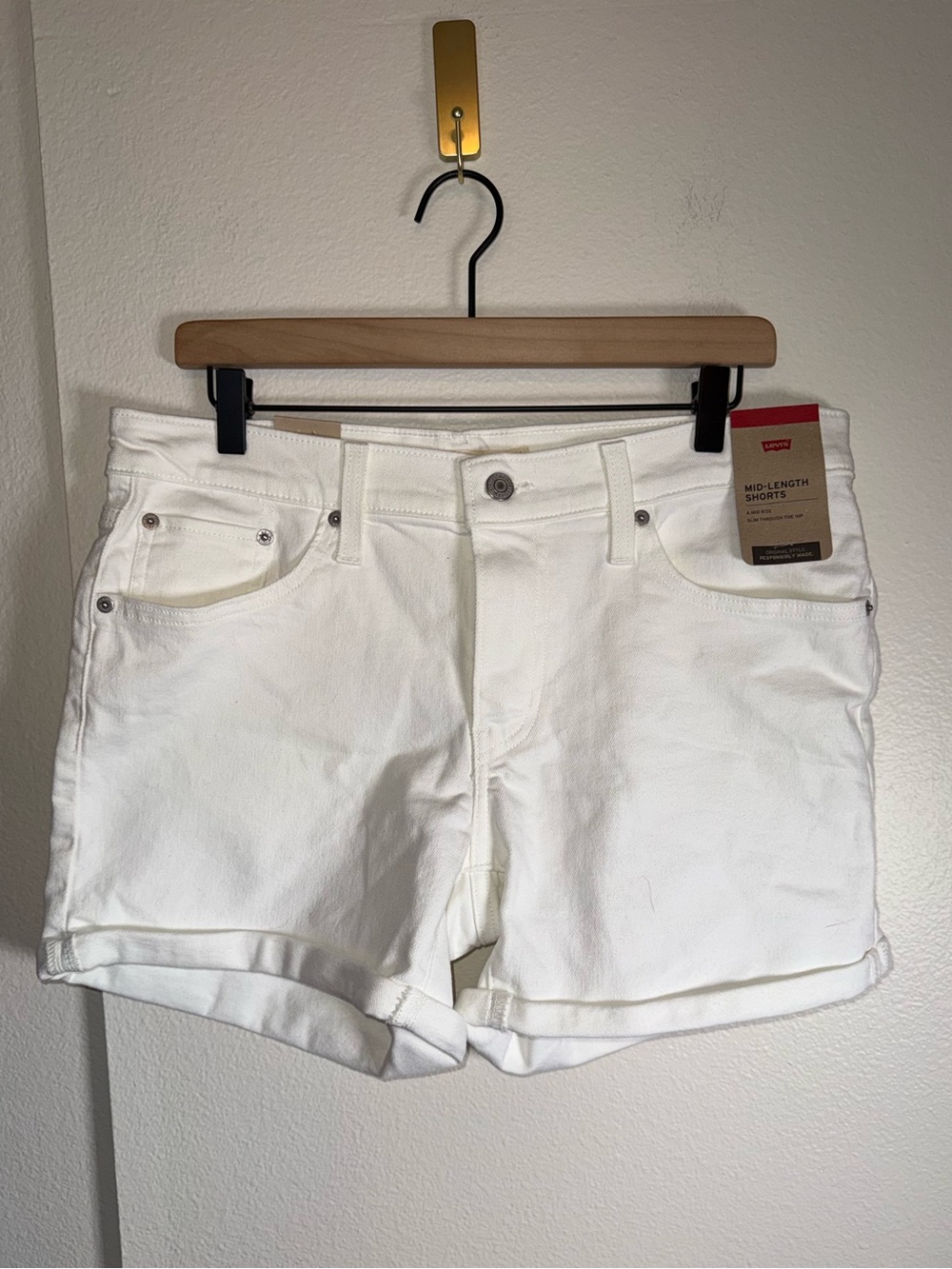 NWT LEVIS Women's Classic White Mid-Length denim Jorts Shorts 31